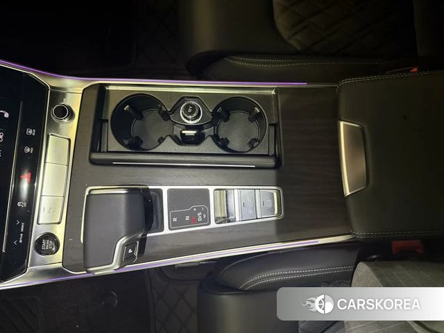 Audi A6L id 4182738 из Китая 13