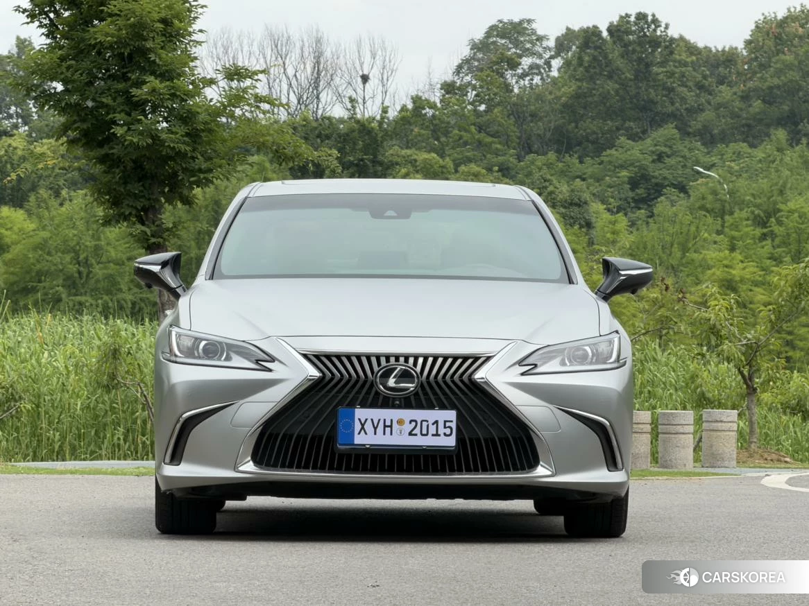 Lexus ES id 4452601 из Китая 15
