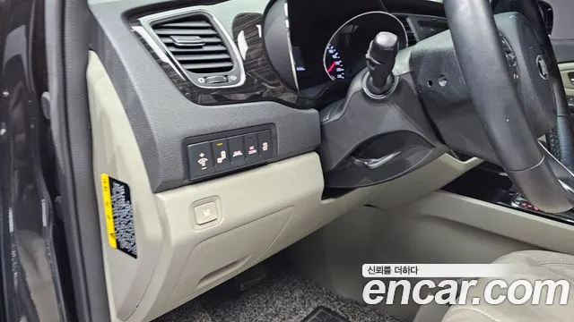 Kia The New Carnival id 2659782 из Кореи 17