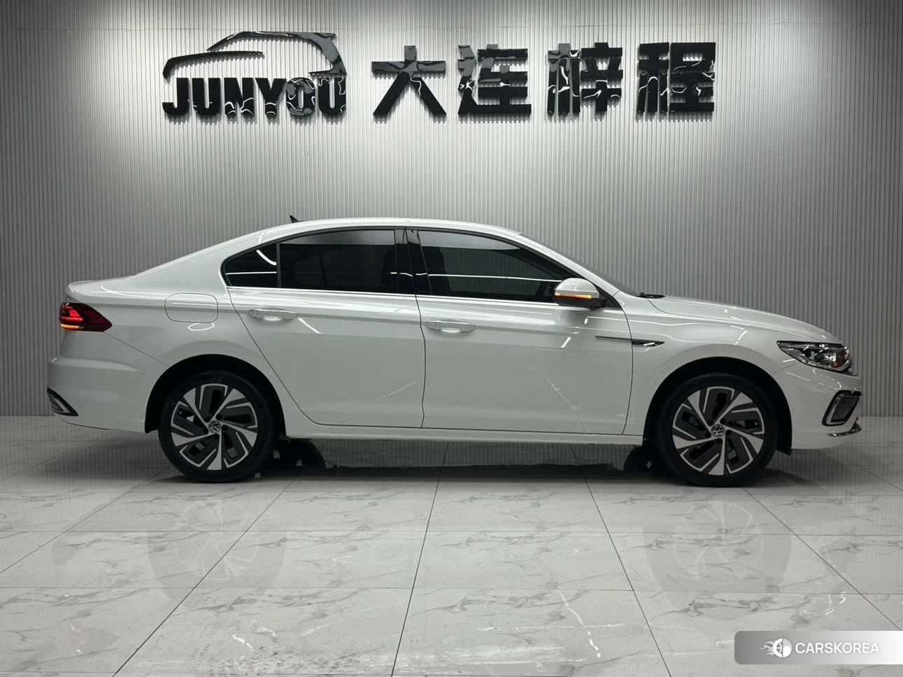 Volkswagen Bora id 4473914 из Китая 22