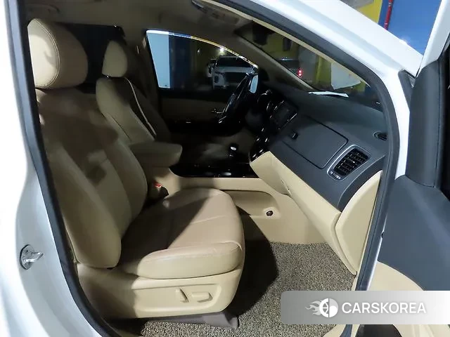 Kia The New Carnival id 3265088 из Кореи 17