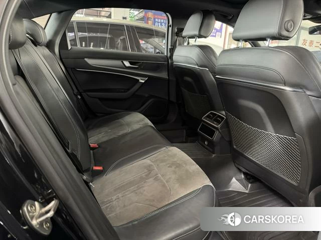 Audi A6L id 4239183 из Китая 9