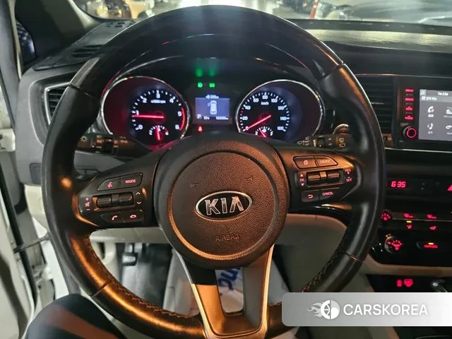 Kia All New Carnival id 3041501 из Кореи 16