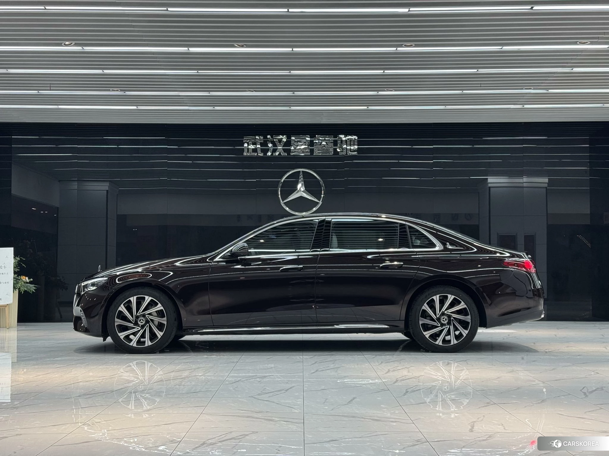 Mercedes-Benz E-Class id 4498555 из Китая 18
