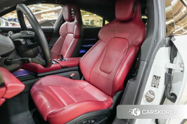 Porsche Taycan id 4529028 из Кореи 17