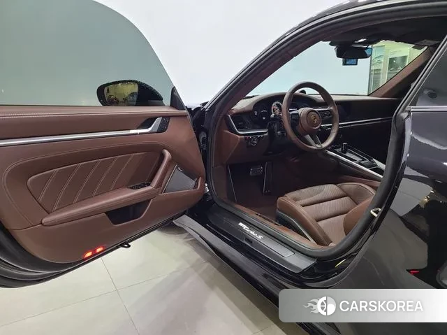 Porsche 911(992) id 3289191 из Кореи 17