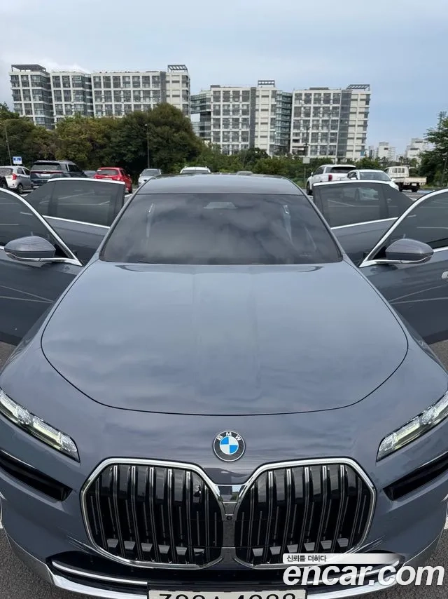 BMW 7 Series (G70) id 2857976 из Кореи 17