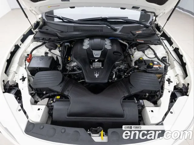 Maserati Ghibli id 2690346 из Кореи 17