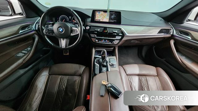 BMW 5 Series (G30) id 3879656 из Кореи 17