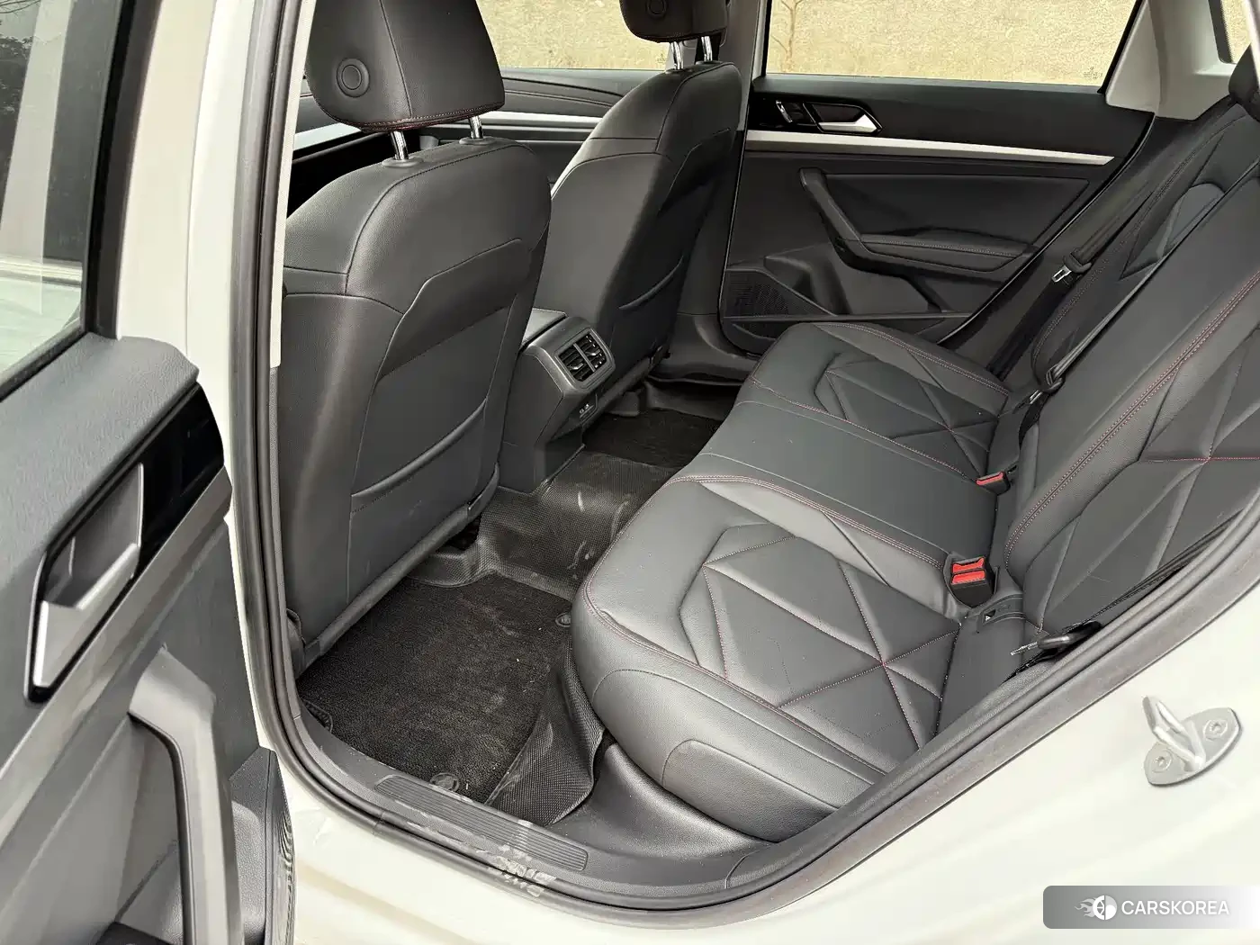 Volkswagen Lavida id 4629613 из Китая 12