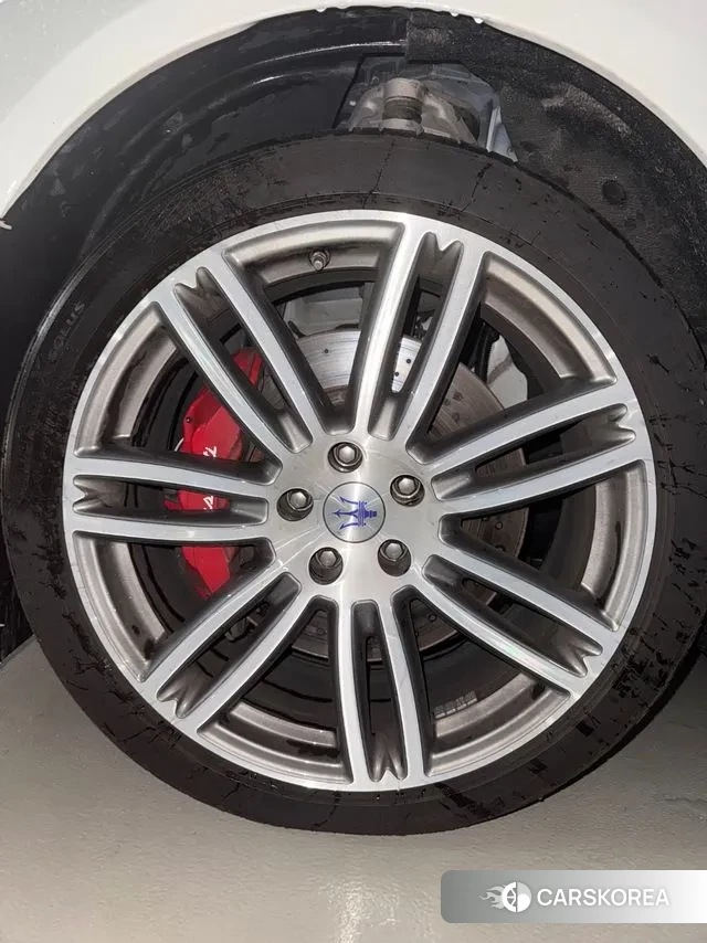 Maserati Ghibli id 3283901 из Кореи 14