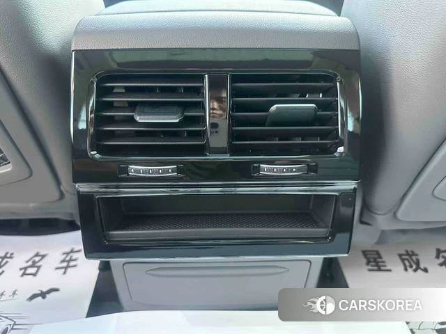 Volkswagen Touareg id 4213918 из Китая 24
