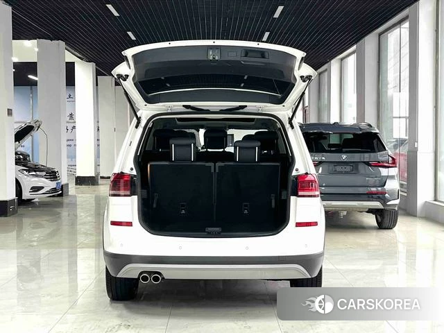 Volkswagen Touran L id 4256824 из Китая 14