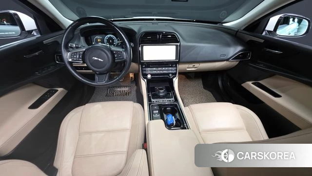 Jaguar XE id 4620391 из Кореи 17