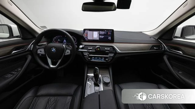 BMW 5 Series (G30) id 3838663 из Кореи 17