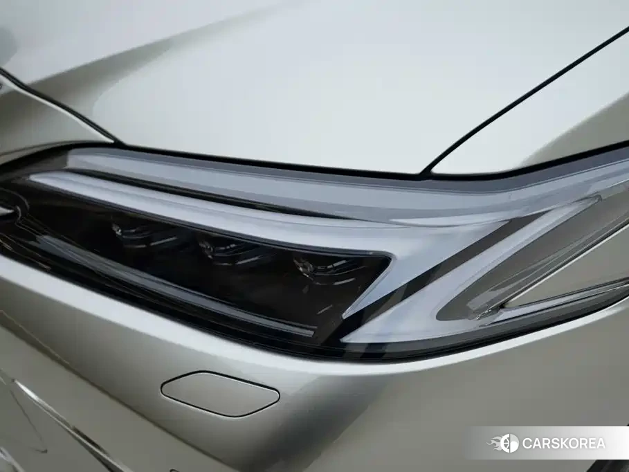 Lexus ES id 4654443 из Китая 18