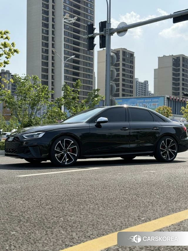 Audi S4 id 4265116 из Китая 17