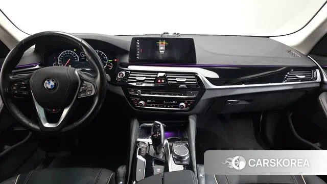 BMW 5 Series (G30) id 3374827 из Кореи 17