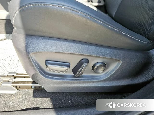 Toyota Crown Crossover id 4601269 из Кореи 14