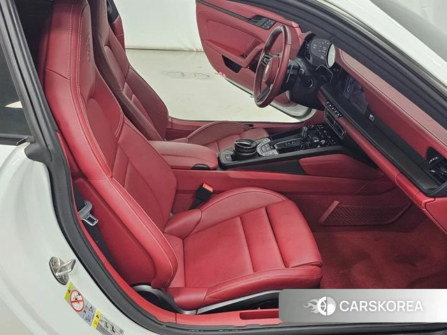 Porsche 911(992) id 4650261 из Кореи 17