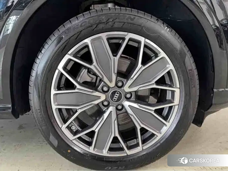 Audi Q5L id 4548077 из Китая 10