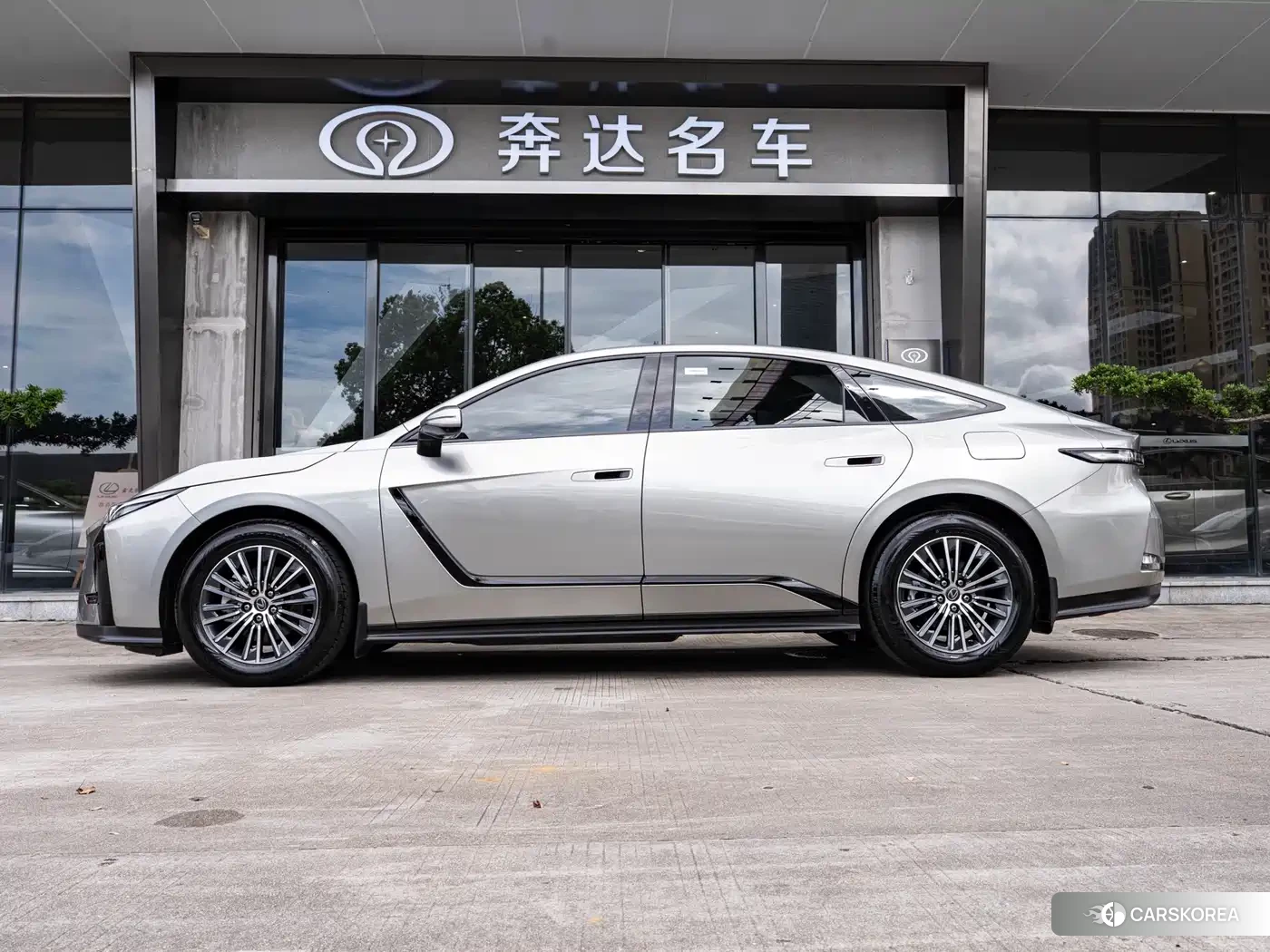 Lexus ES id 4583666 из Китая 21