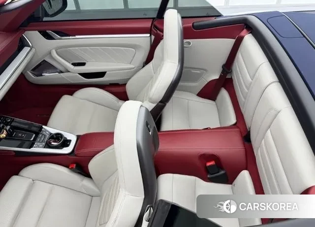 Porsche 911(992) id 3028341 из Кореи 8