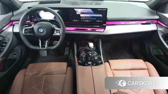 BMW 5 Series (G60) id 4635047 из Кореи 17