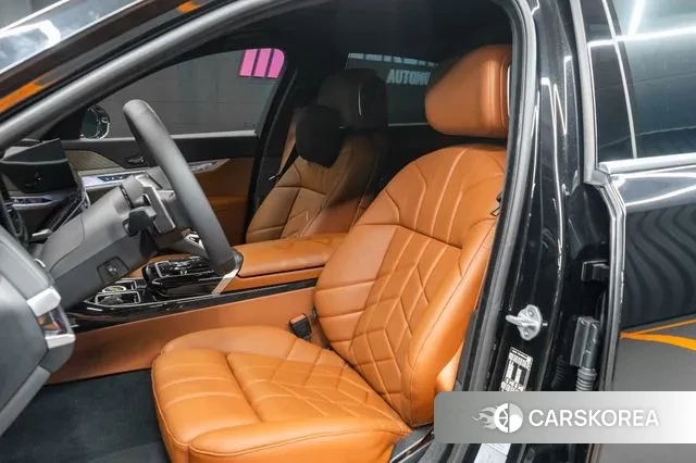 BMW 7 Series (G70) id 3080292 из Кореи 8