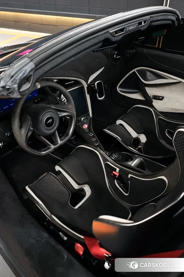 McLaren 765LT id 3068590 из Кореи 9