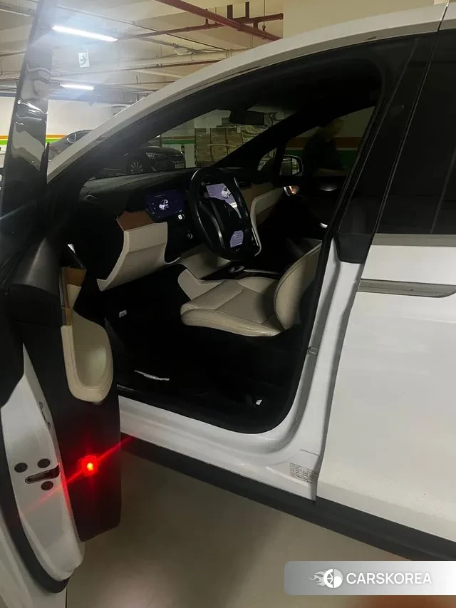 Tesla Model X id 3402299 из Кореи 7