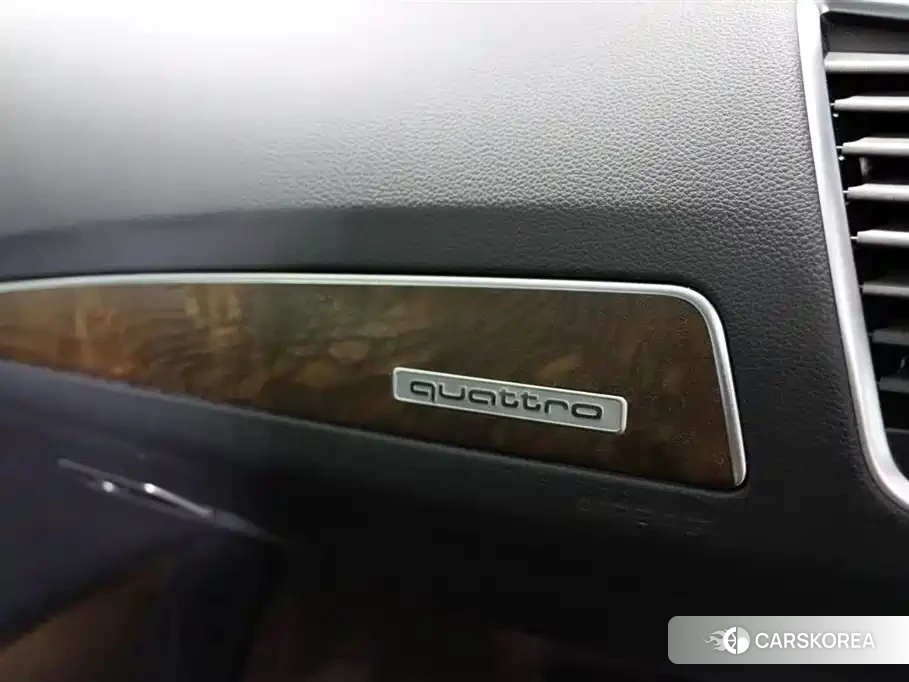 Audi Q5L id 4583711 из Китая 16