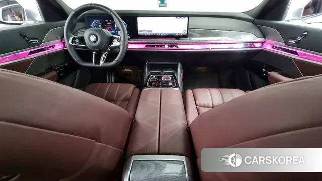 BMW 7 Series (G70) id 3042509 из Кореи 17