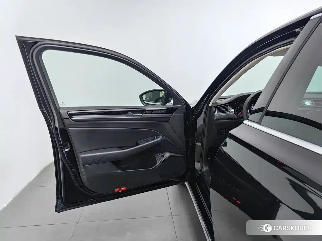 Volkswagen Phideon id 4653986 из Китая 21