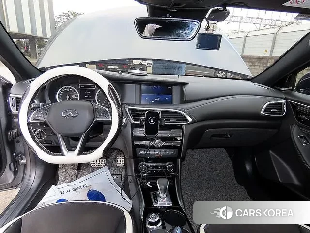 Infiniti Q30 id 3761179 из Кореи 17