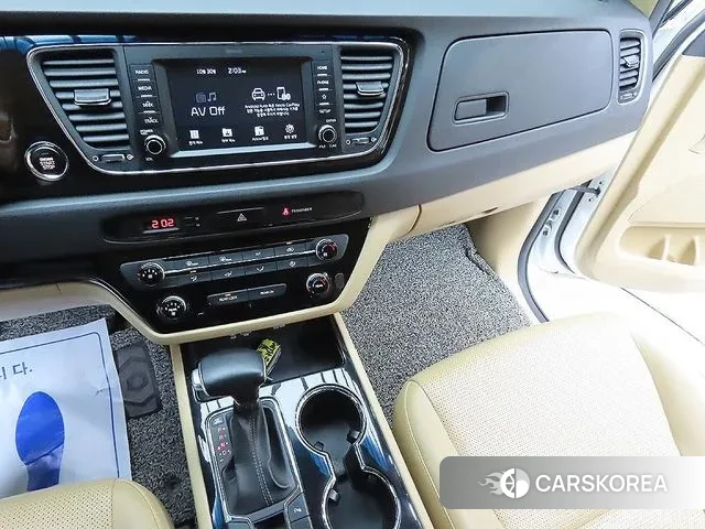 Kia The New Carnival id 3308118 из Кореи 17