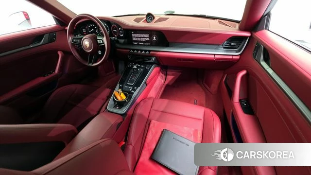 Porsche 911(992) id 4381809 из Кореи 17