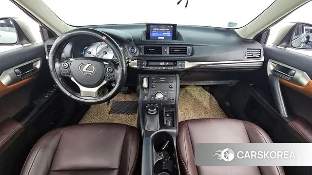 Lexus CT200h id 3578619 из Кореи 17