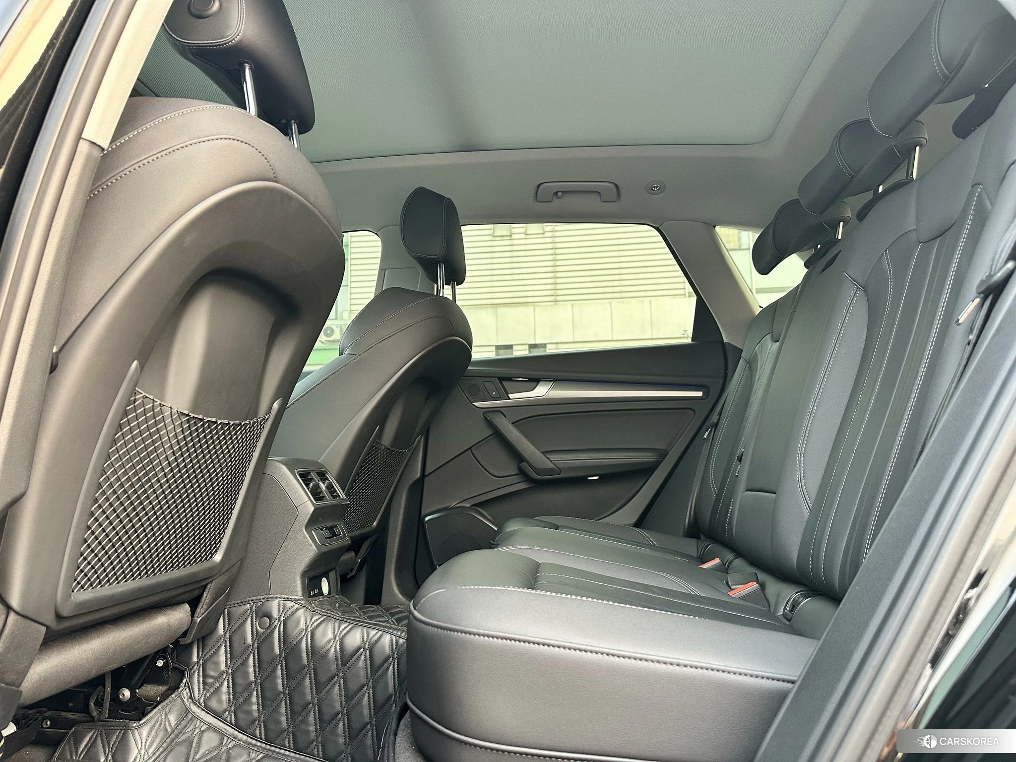Audi Q5L id 4405987 из Китая 16