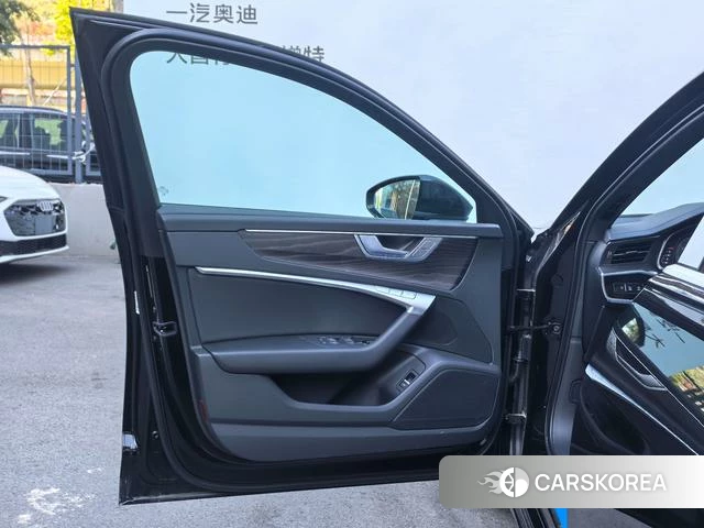 Audi A6L id 4276968 из Китая 21