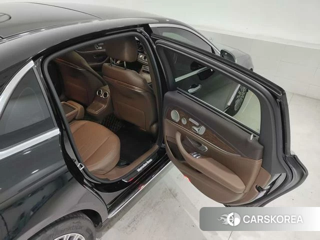 Mercedes-Benz E-class id 4238150 из Китая 19