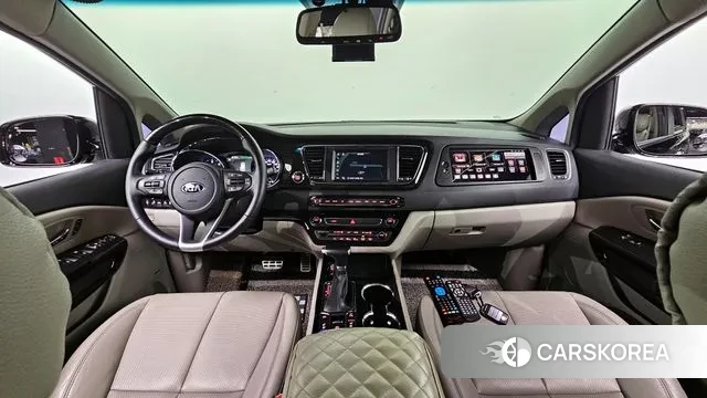 Kia The New Carnival id 2369136 из Кореи 17