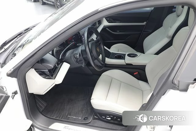 Porsche Taycan id 3889320 из Кореи 17