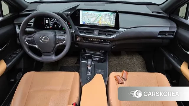 Lexus UX300h id 3769719 из Кореи 17