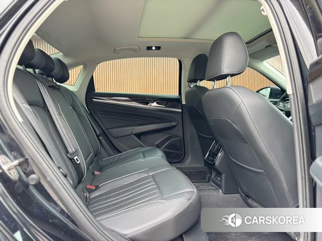 Volkswagen Passat id 4290977 из Китая 17