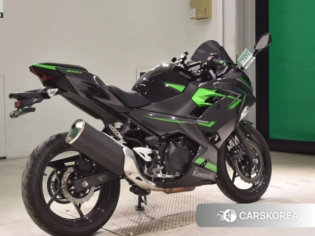 Проданный Kawasaki NINJA 400 2023 из Японии, фото 2