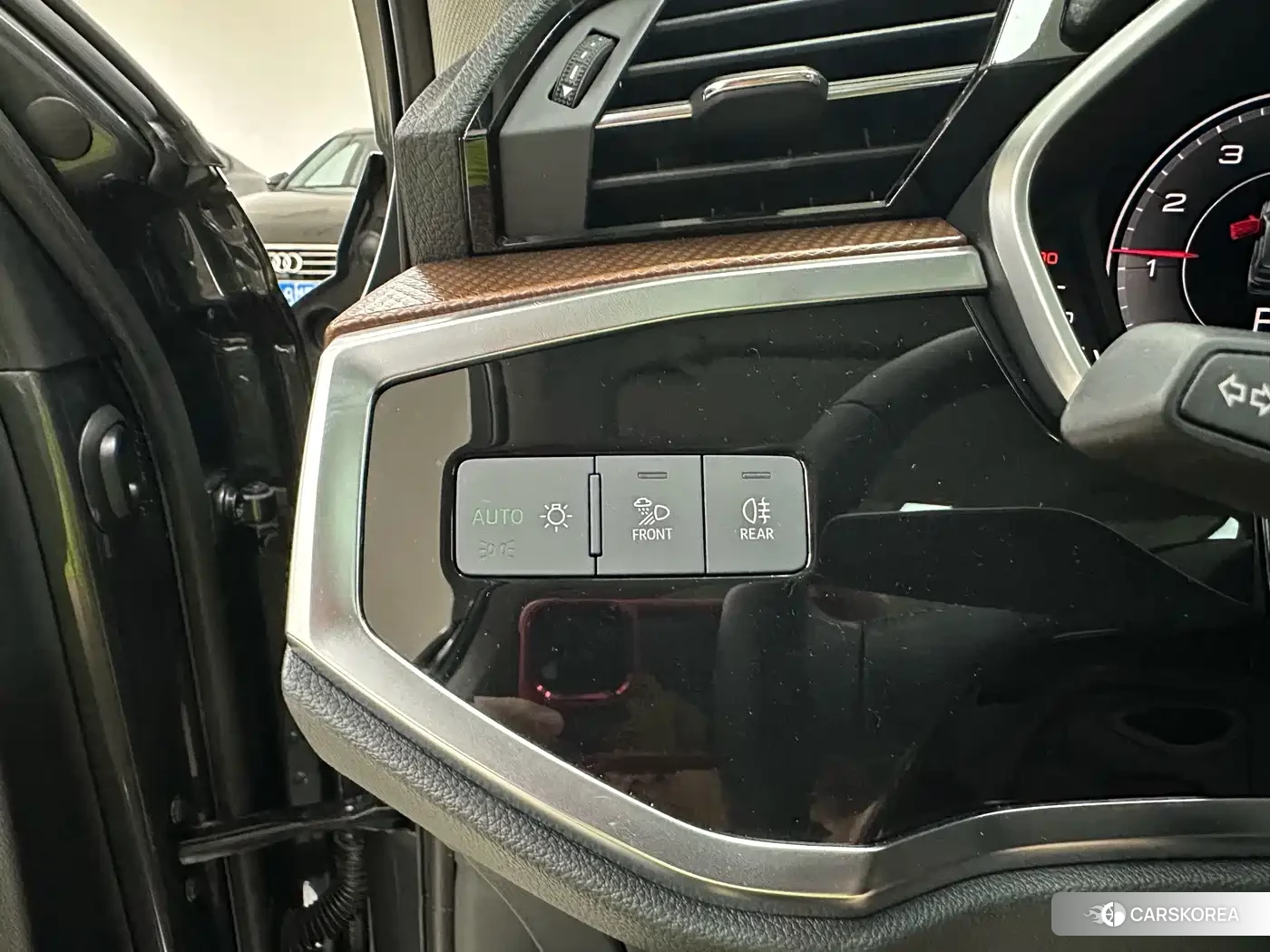 Audi Q3 id 4545695 из Китая 18