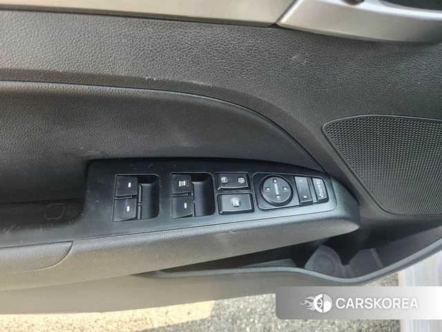 Hyundai Avante AD id 3823957 из Кореи 13