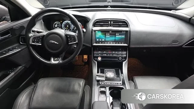 Jaguar XE id 3754189 из Кореи 17