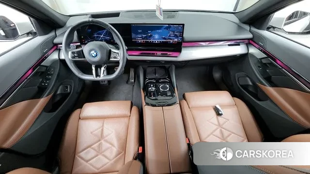 BMW 5 Series (G60) id 3289107 из Кореи 17